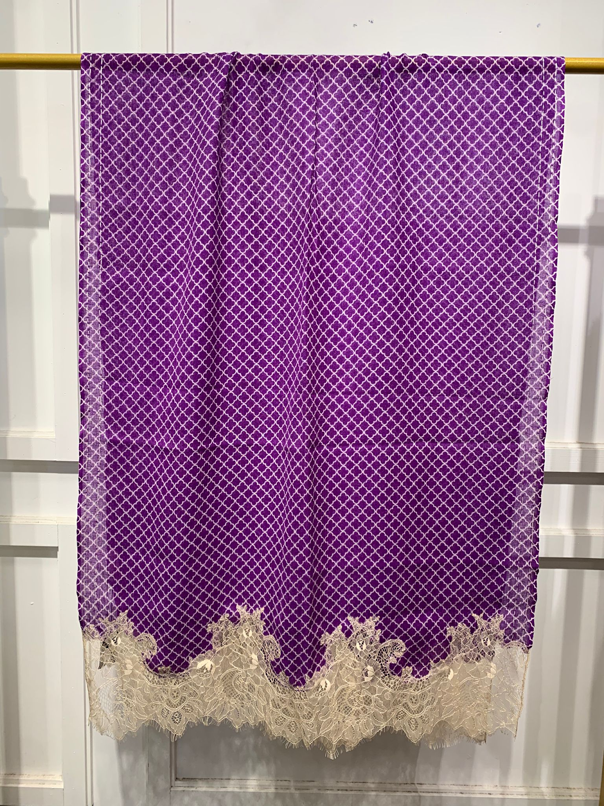 VK121 Scarfesia 蕾絲邊紫色絲巾 100% Merino Wool