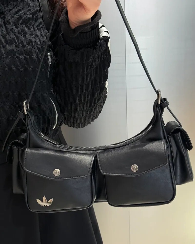 【預購】Adidas Originals 小香風 全黑 黑色 口袋包 金屬LOGO 機車包 單肩包 手提包 KW4748 後背包 鏈條包 KW4750