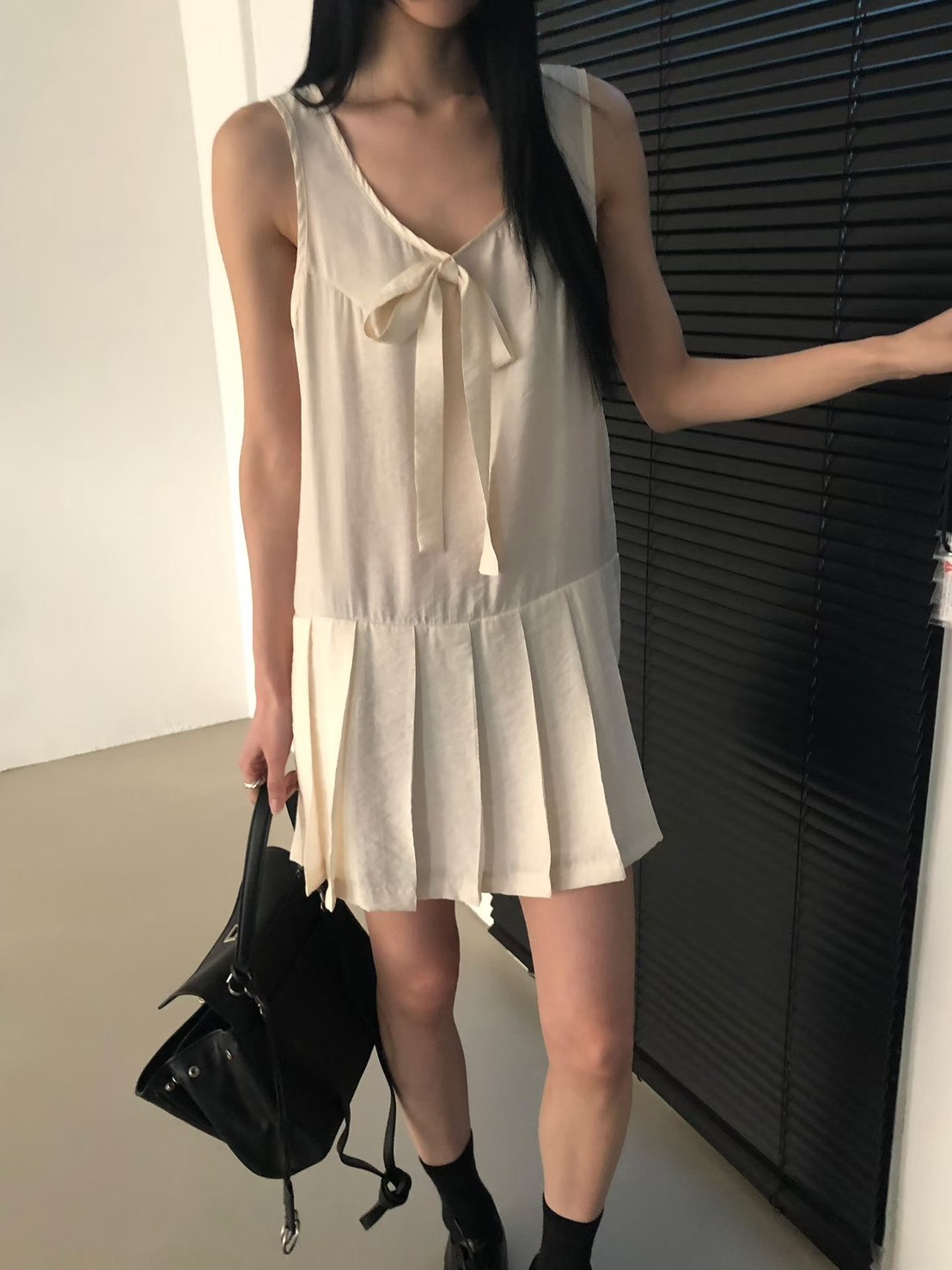 綁結拚百褶背心短洋裝