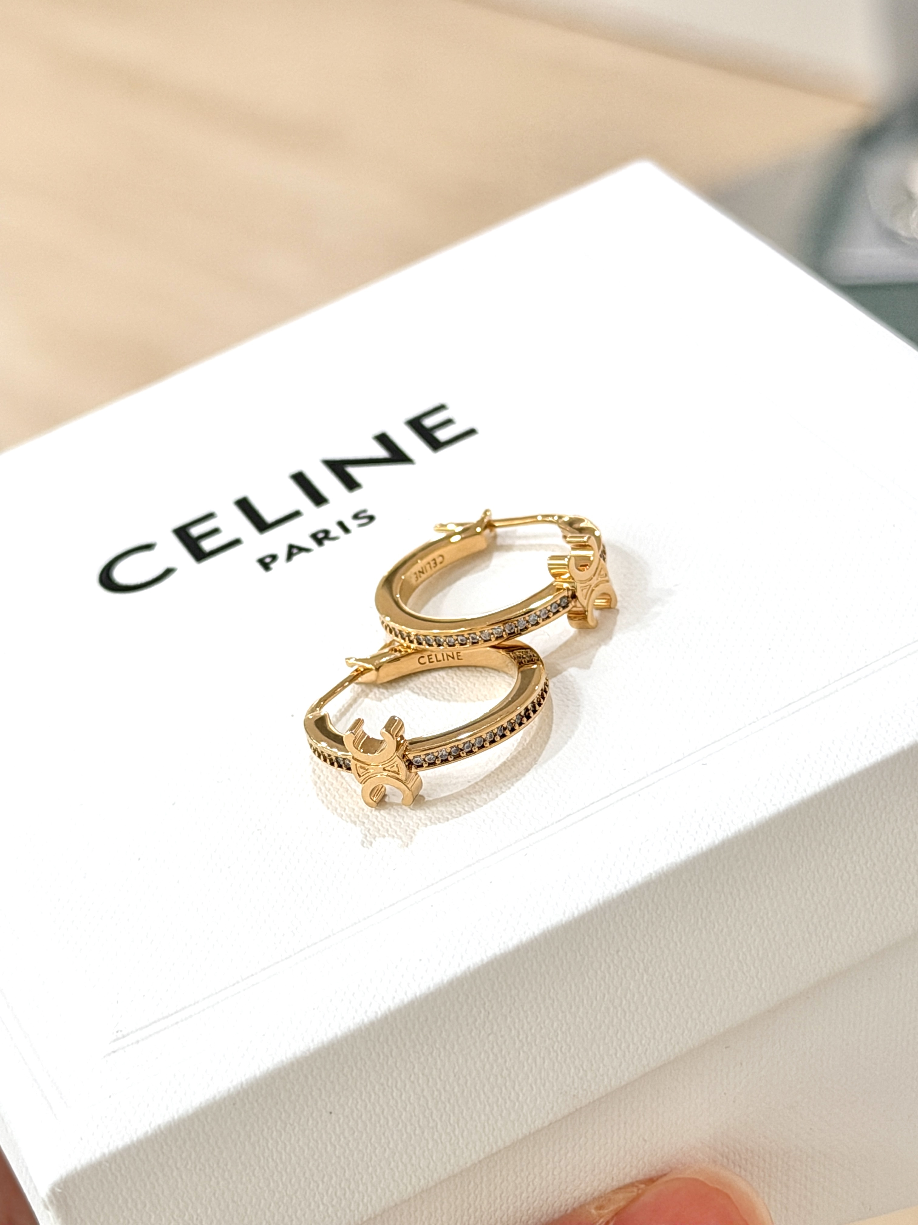 預訂優惠 | CELINE Triomphe Sparkle Hoops Earrings