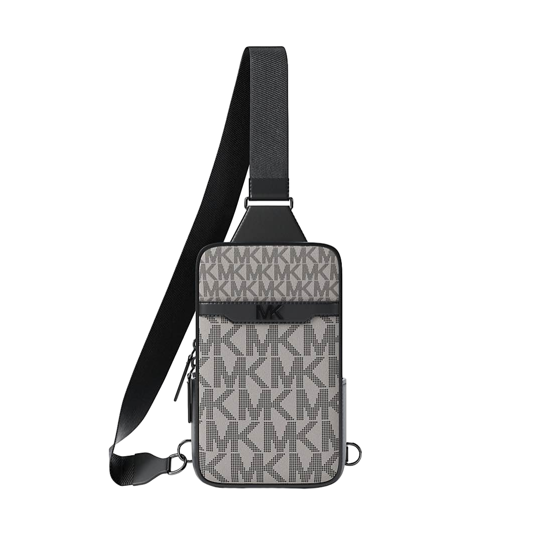 【Michael Kors Outlet】Cooper Small Signature Logo Sling Pack  黑