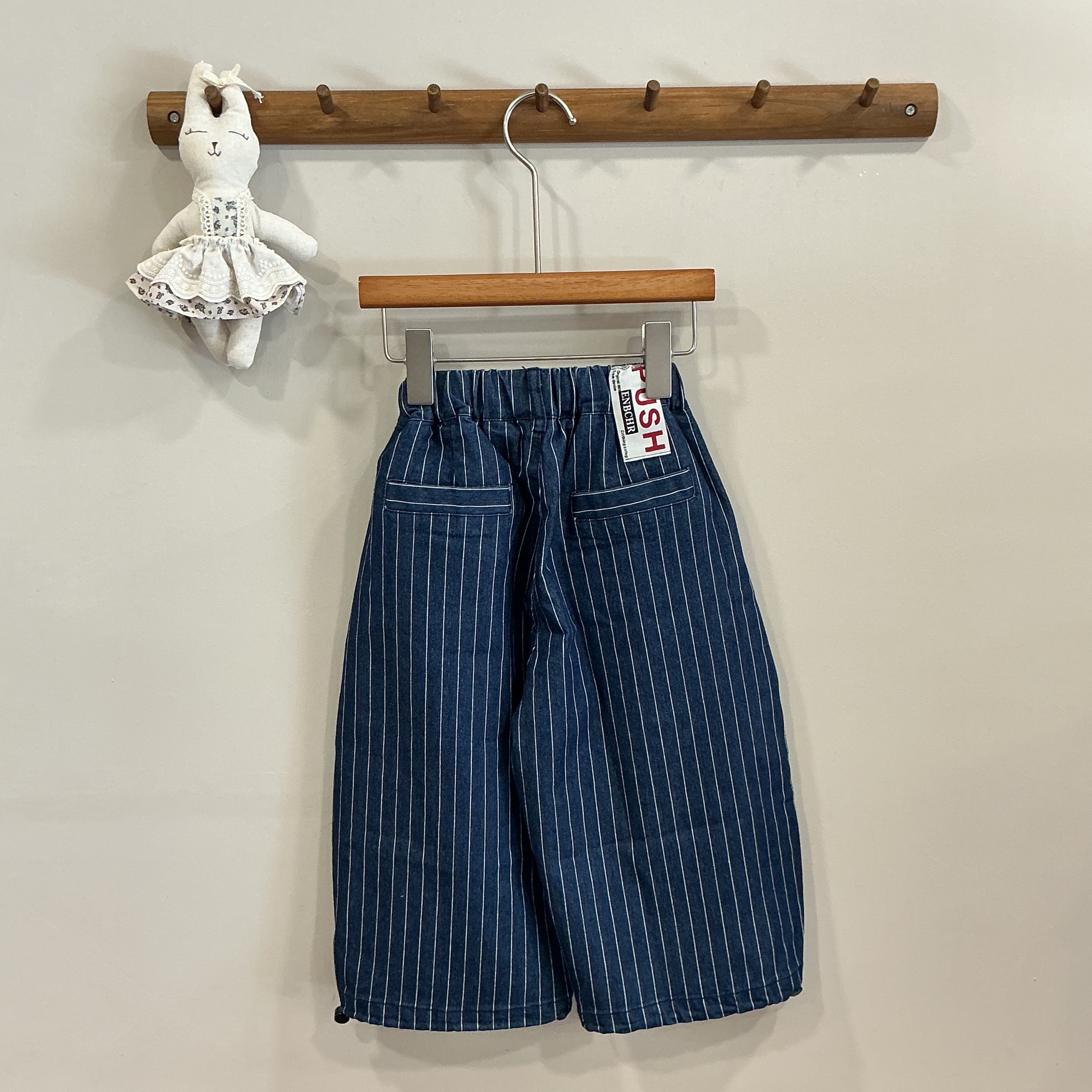 A04261抽繩直條紋牛仔褲(版偏大）