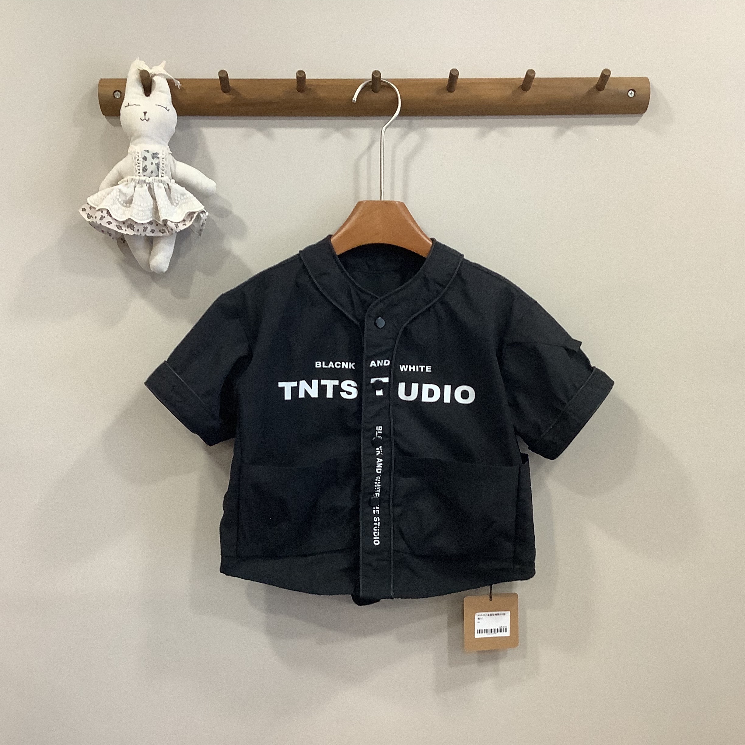 A04257寬肩短袖襯衫(版偏大）