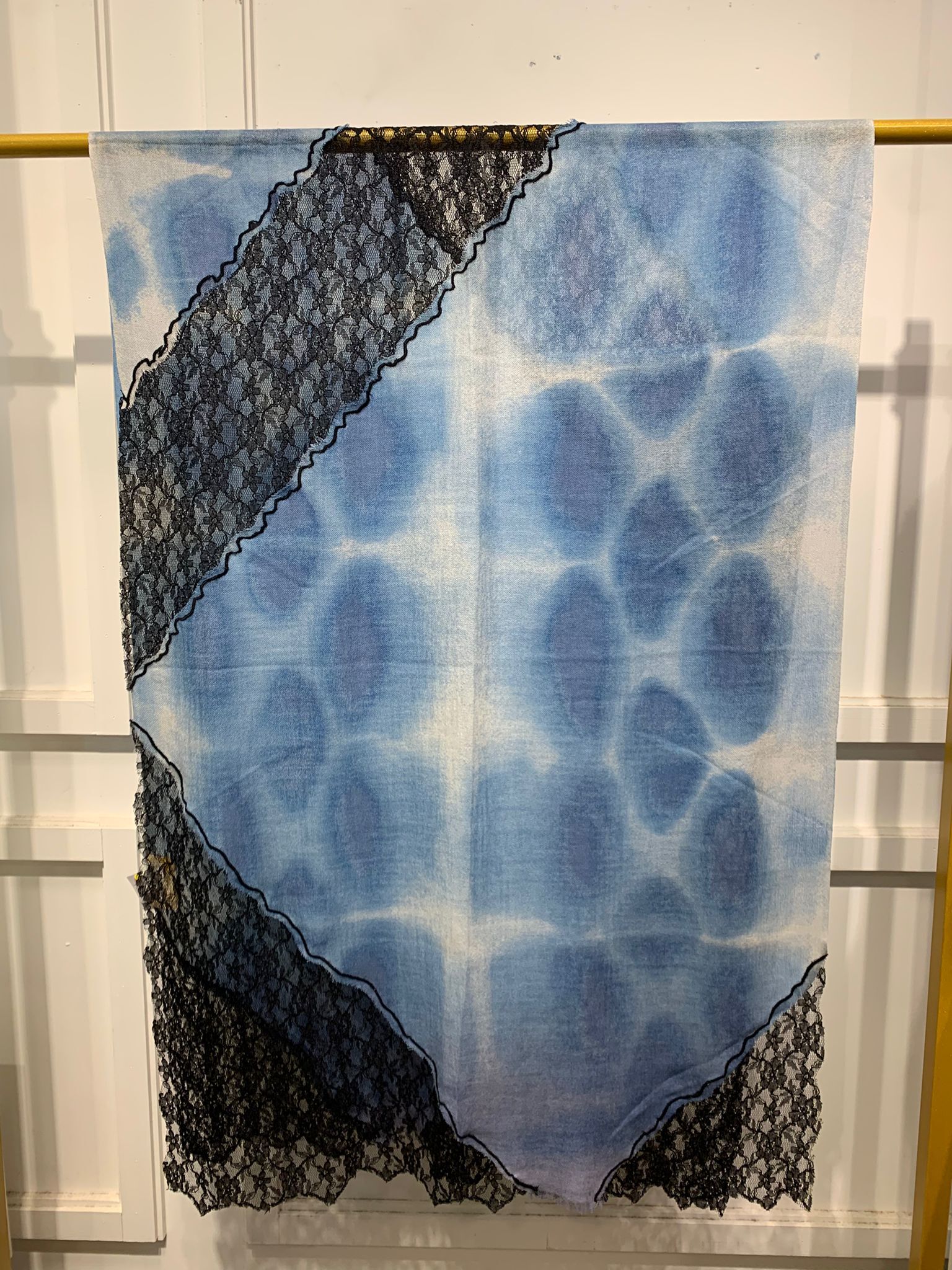 VK125 Scarfesia 黑色蕾絲絲巾 701527 92%wool 8%silk