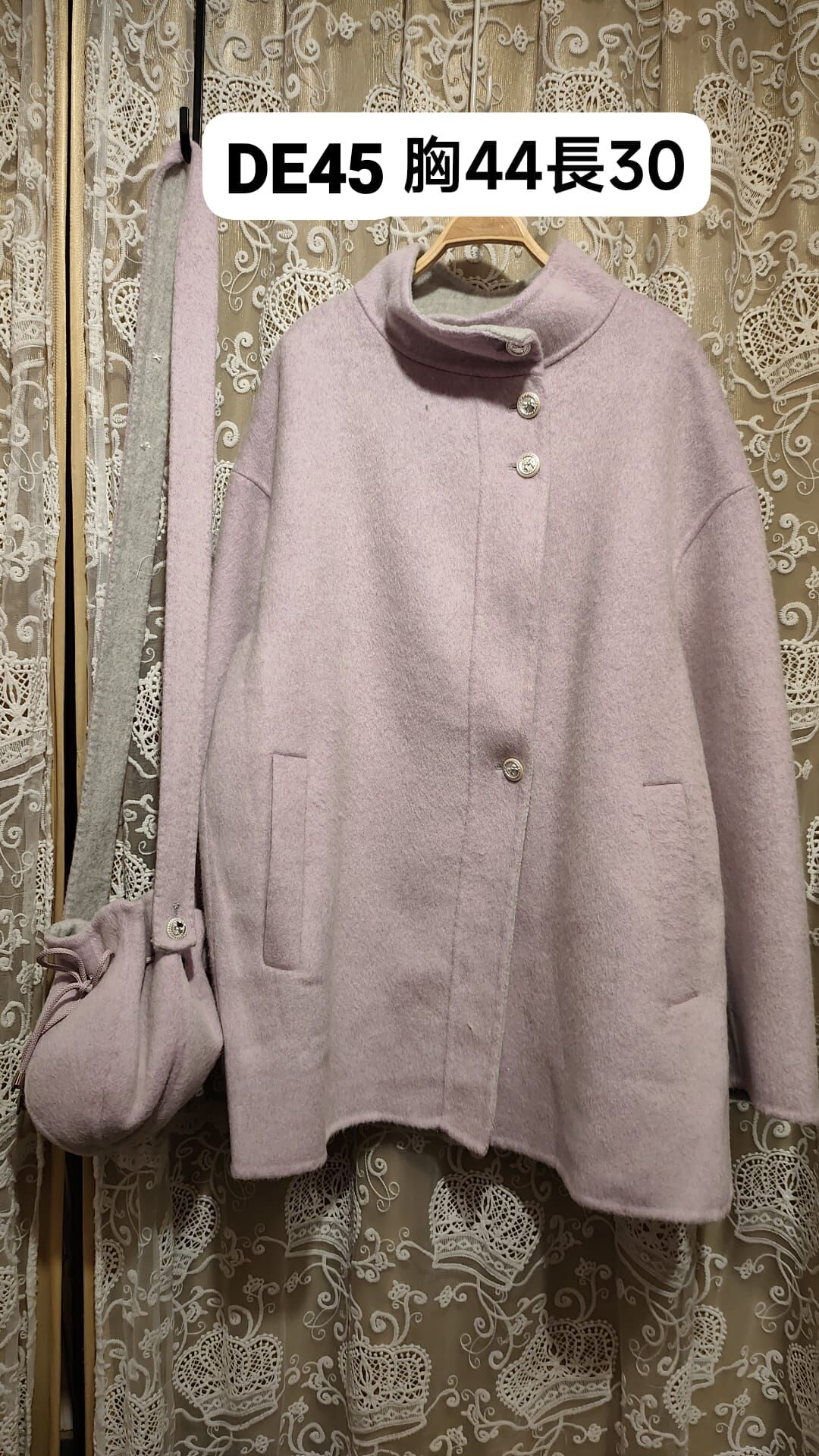 DE45    羊毛90%   CASHEME 10%  胸44 長30 $999 (一口價)