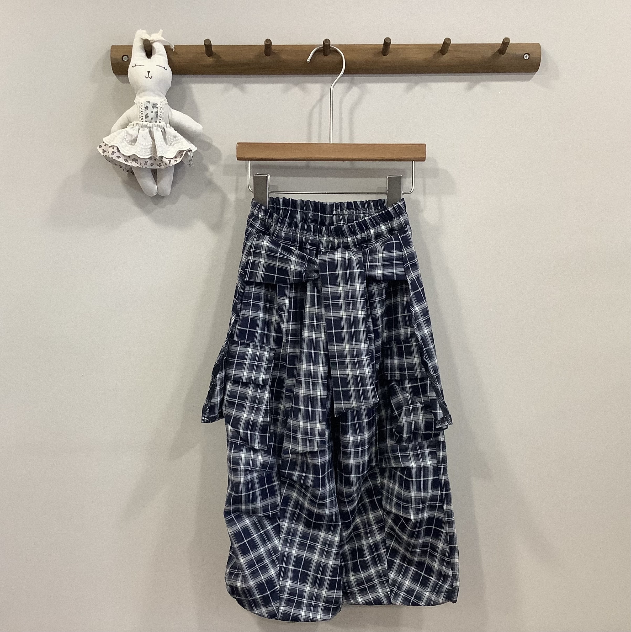 A04174超柔軟屁簾格子褲