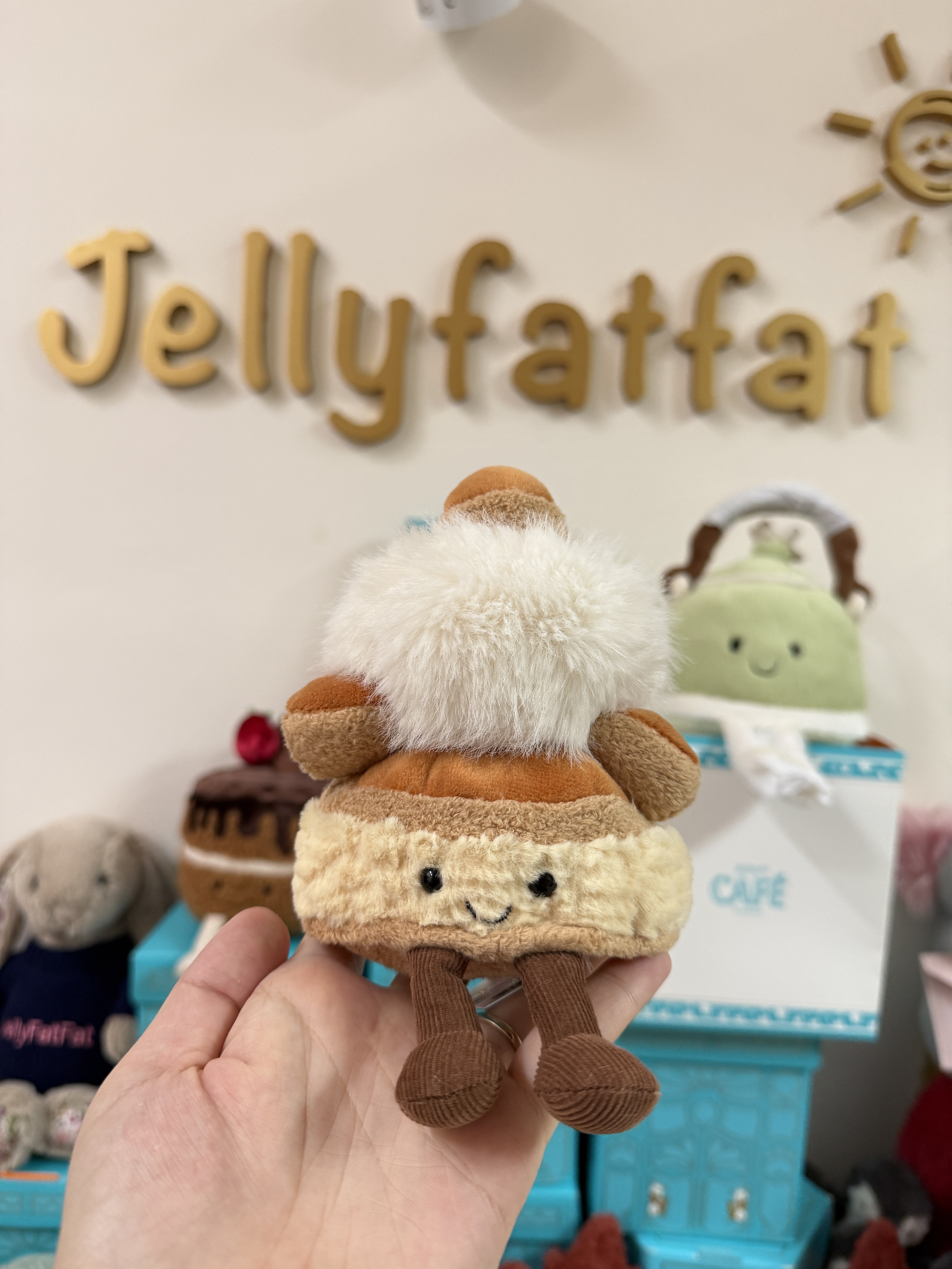 Jellycat Amuseables Mirielle St. Honoré