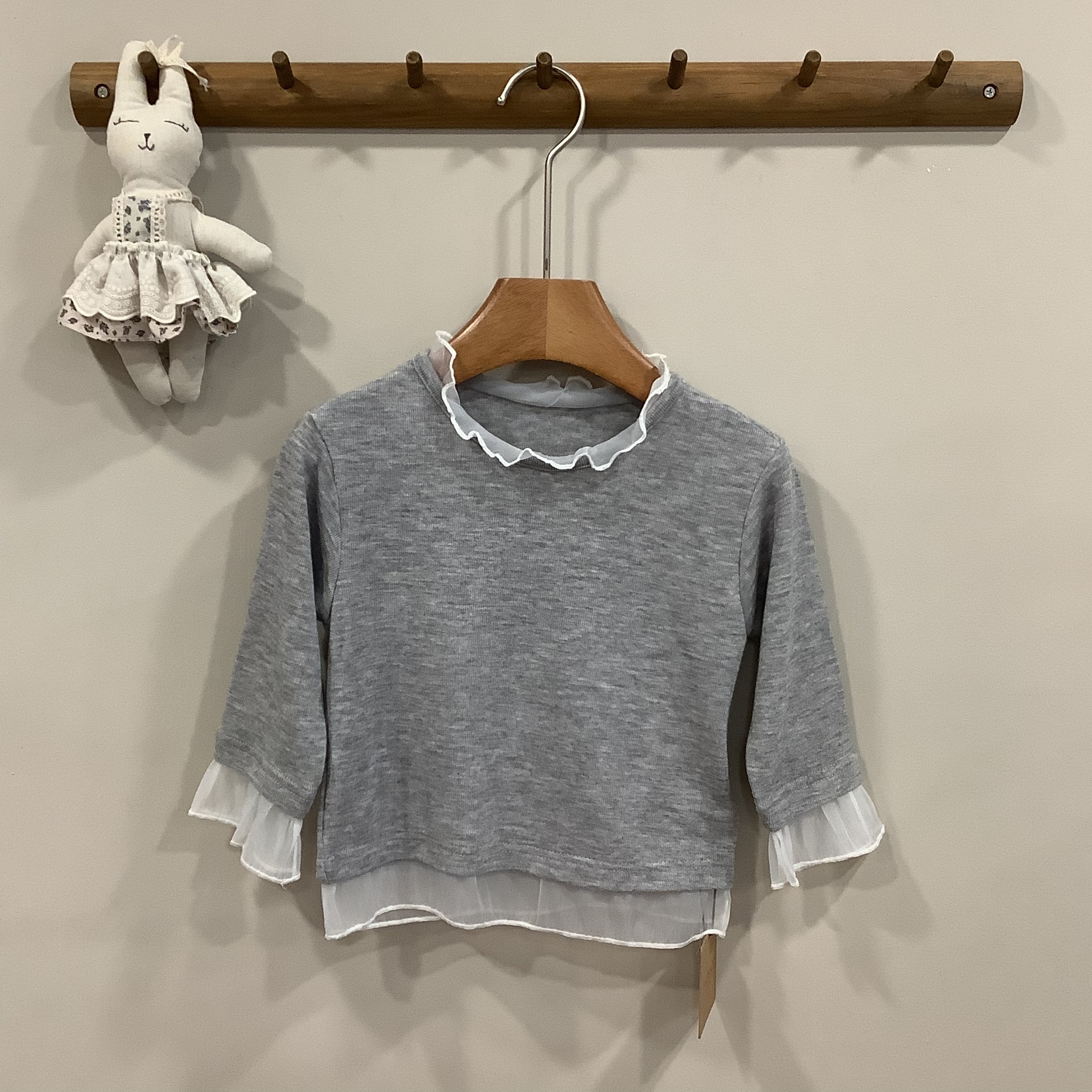 A04264柔軟拼紗層次上衣