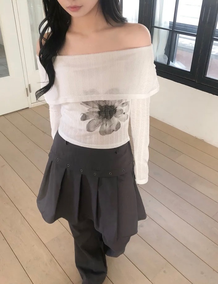 【18/2完額外95折優惠！首批優惠價預訂】韓國微透花朵露肩針織衫（3色）