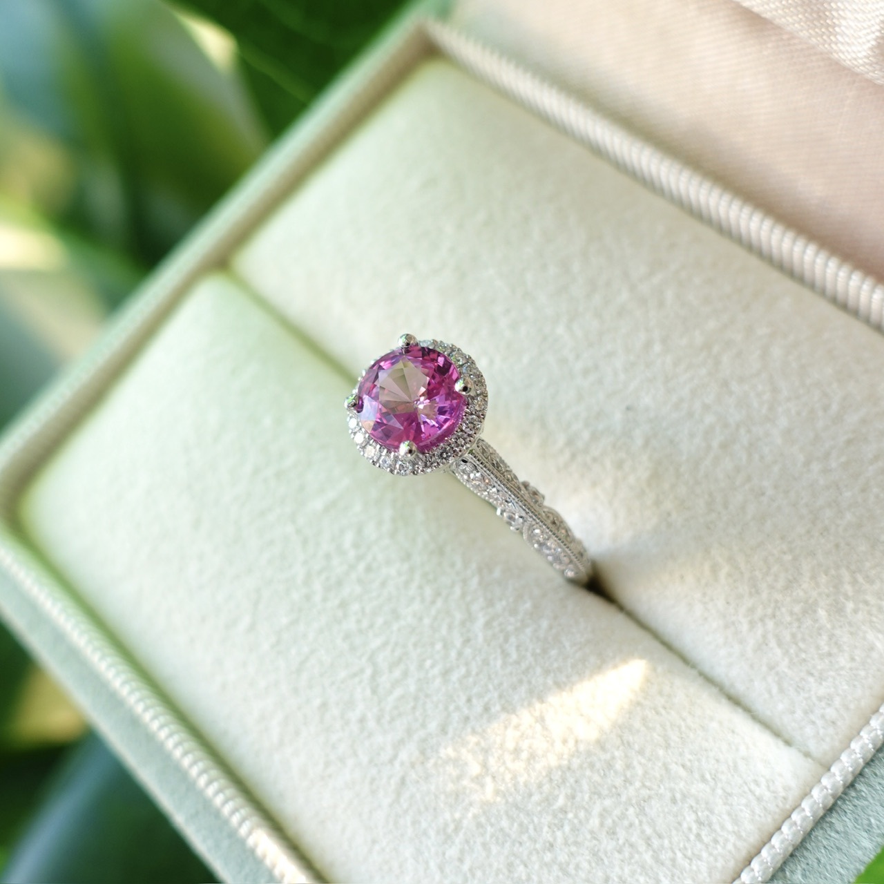 1.12ct無燒枕形切Padparadscha 18K金戒指-日出色  (帶寶石證書)