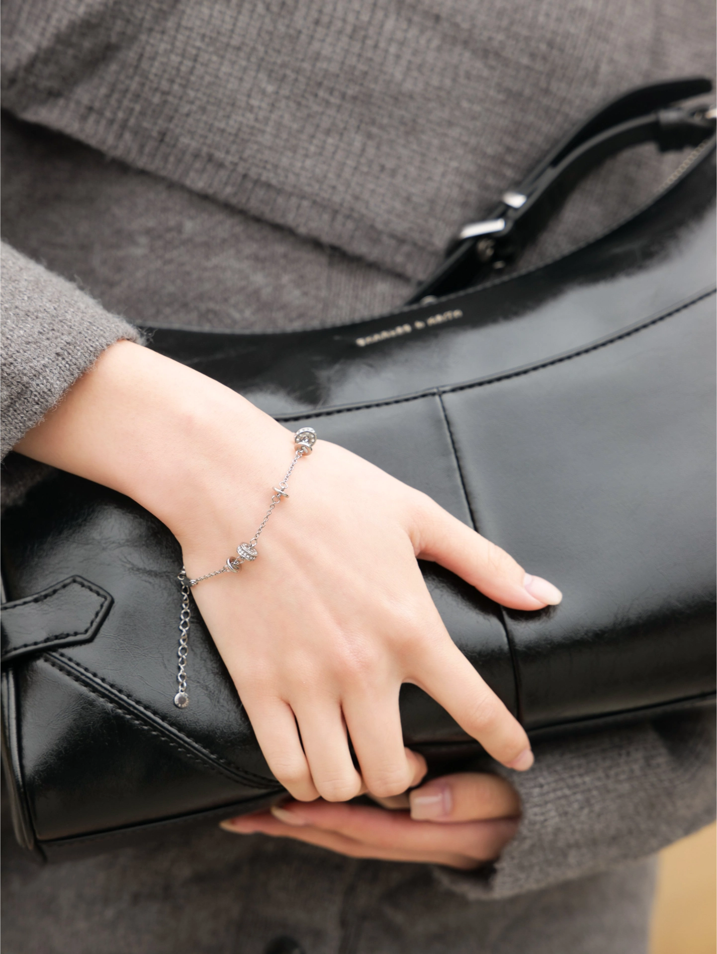 代購-CHARLES&KEITH 小ck 情人節限定 無邊星穹系列 不鏽鋼 手鍊 女款 Silver銀色/Rose Gold玫瑰金色