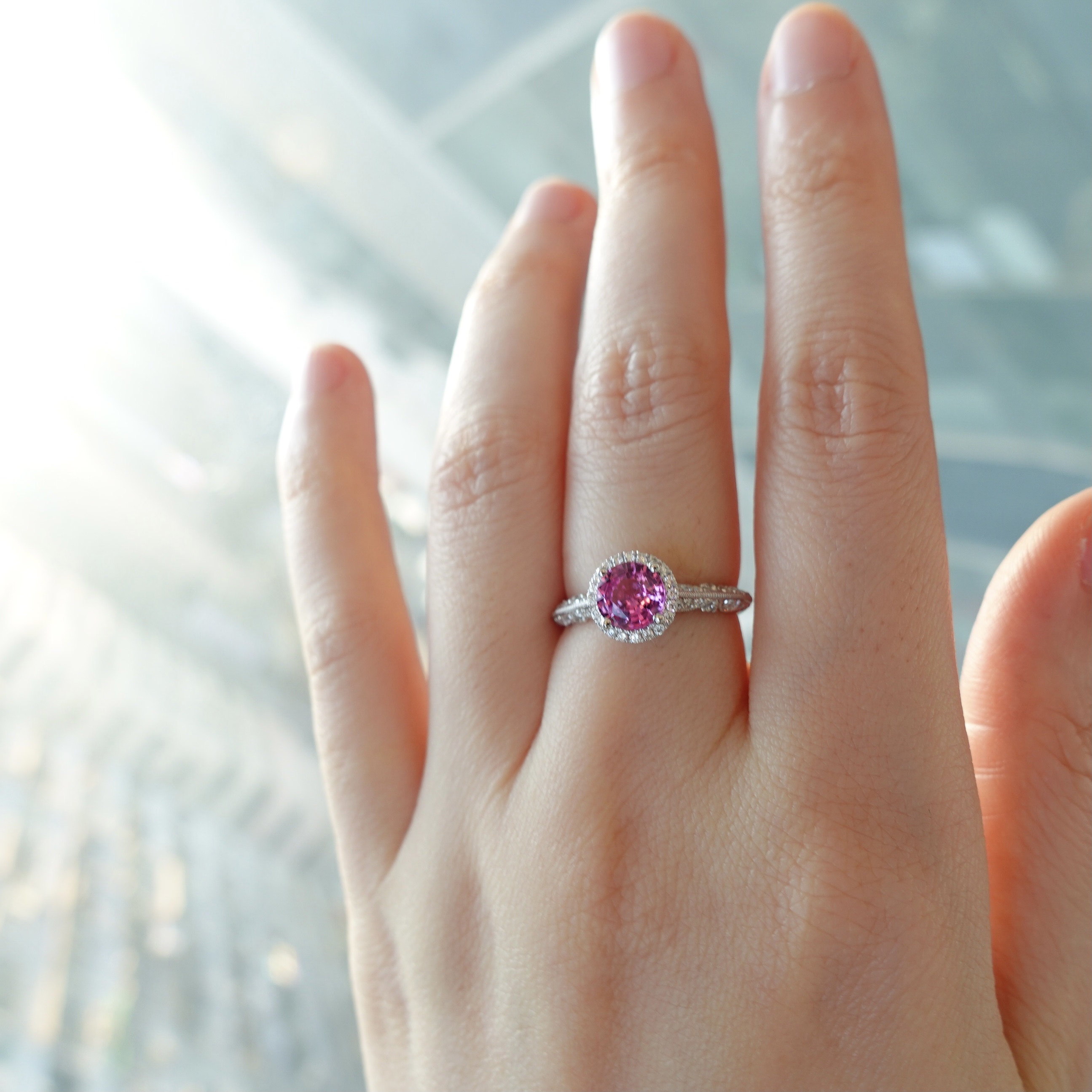 1.12ct無燒枕形切Padparadscha 18K金戒指-日出色  (帶寶石證書)