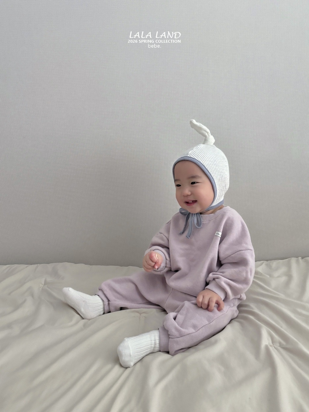 正韓春lalaland 嫩嬰三色小標大學T