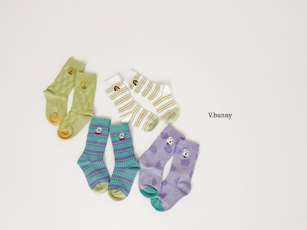 正韓春Vbunny 紫色波點狗狗襪組