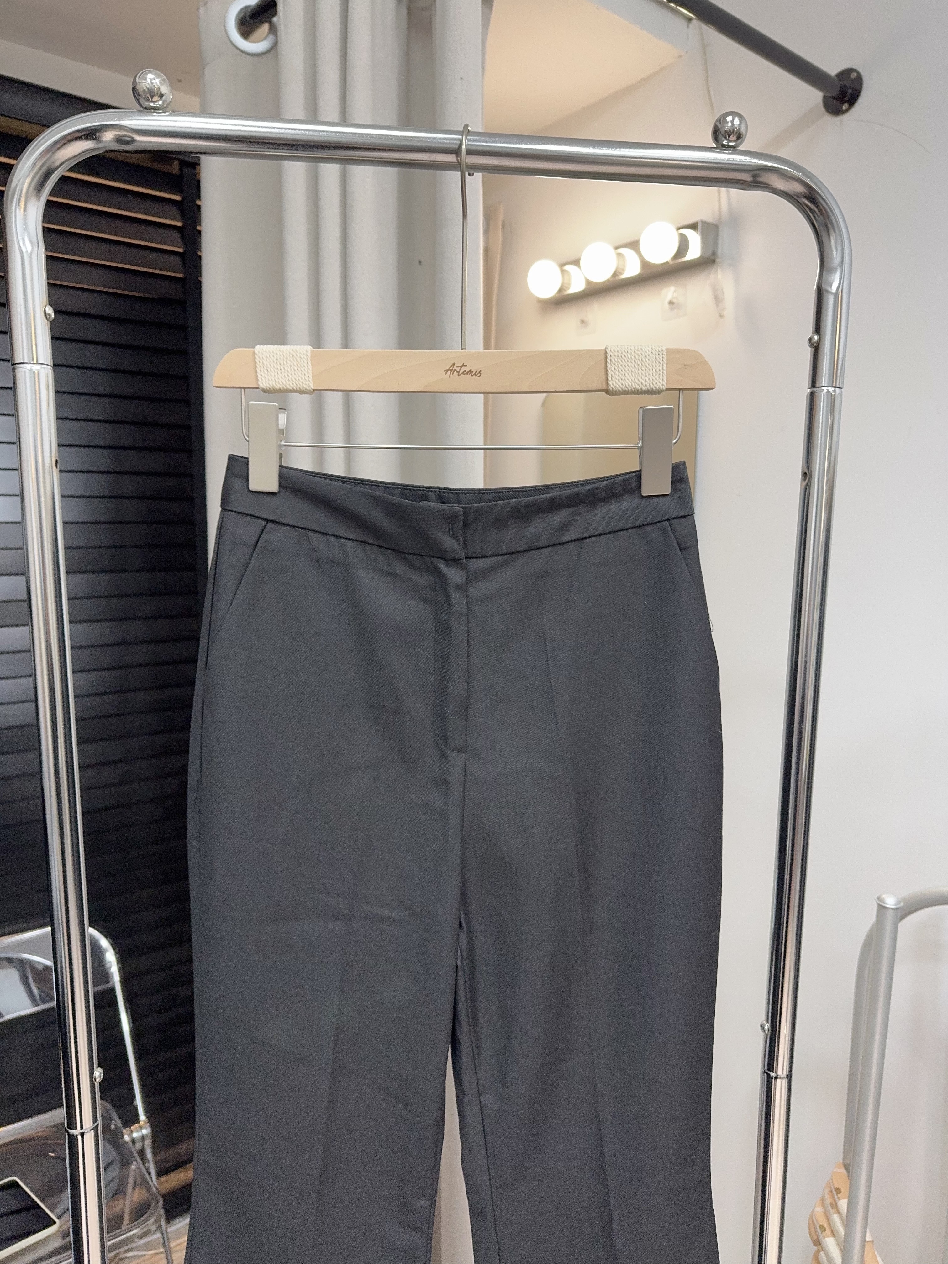 黑色喇叭西褲（S）