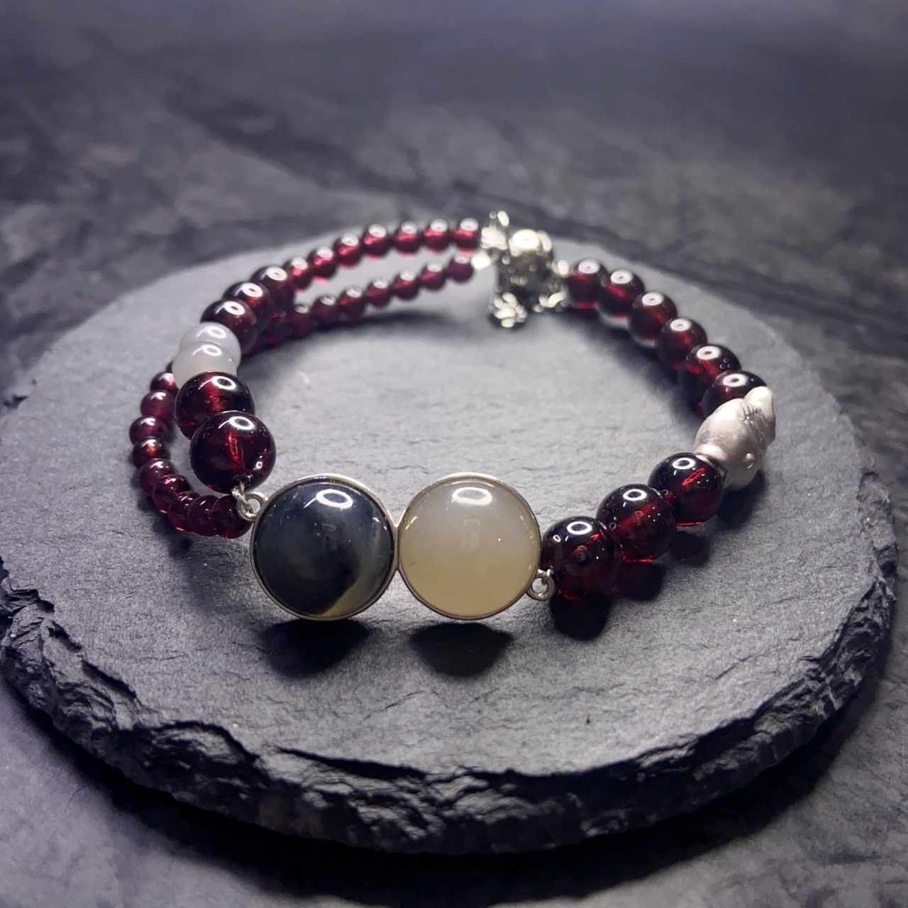 Hetian Jade_Red Garnet bracelet