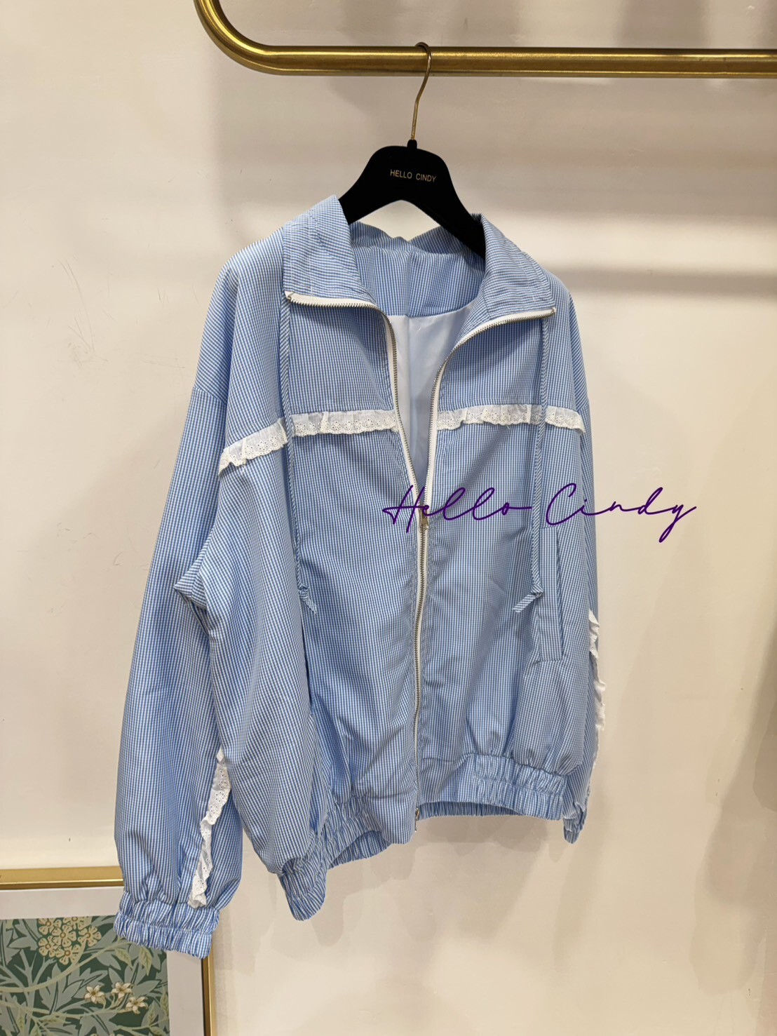 B02059 超顯瘦水藍格紋甜美燒花蕾絲薄款風衣外套