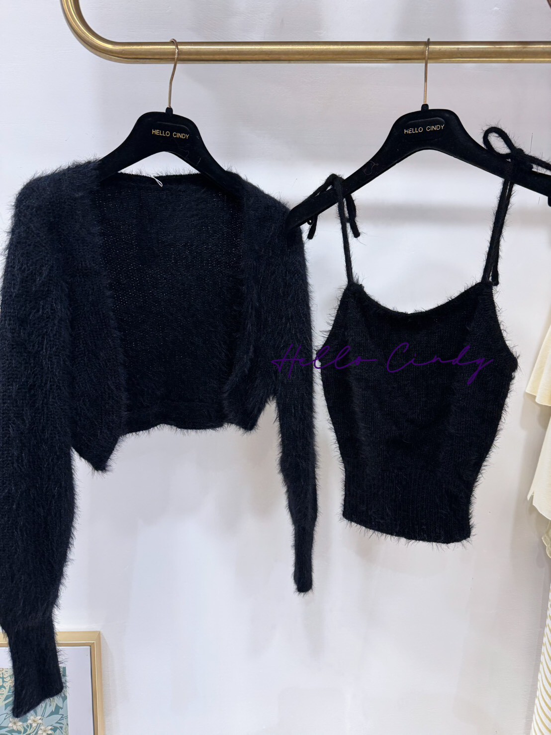 B02053 微辣感兩件組～毛海短版小外套+肩綁帶背心