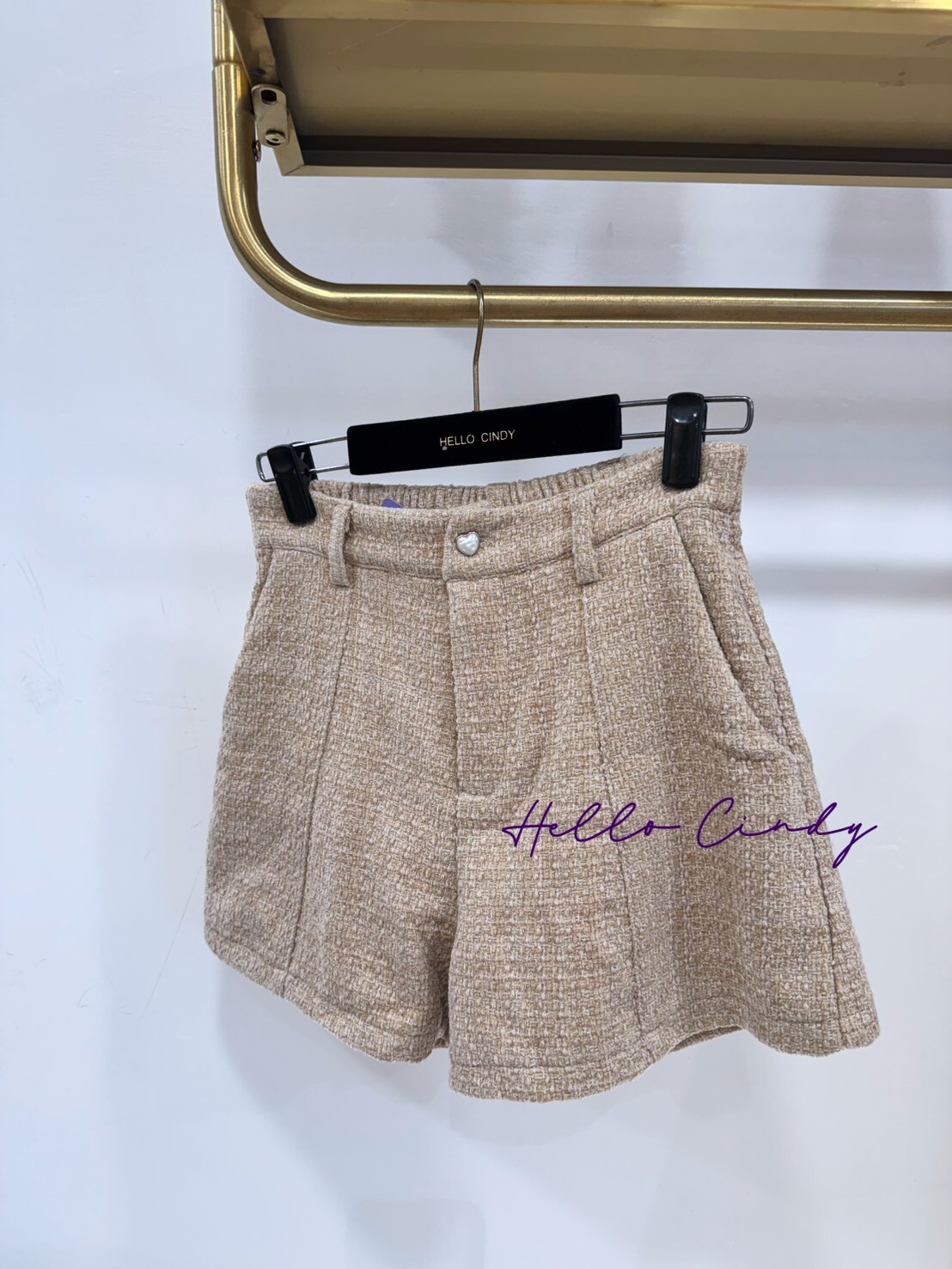 B02056珍珠愛心釦毛呢小香短褲