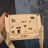 [S] KARL LAGERFELD WINTER WHITE/SILVER L5GH04DY-W2V CHARM STUD FAT STRAP BAG, 198913894905 (SKL1517)