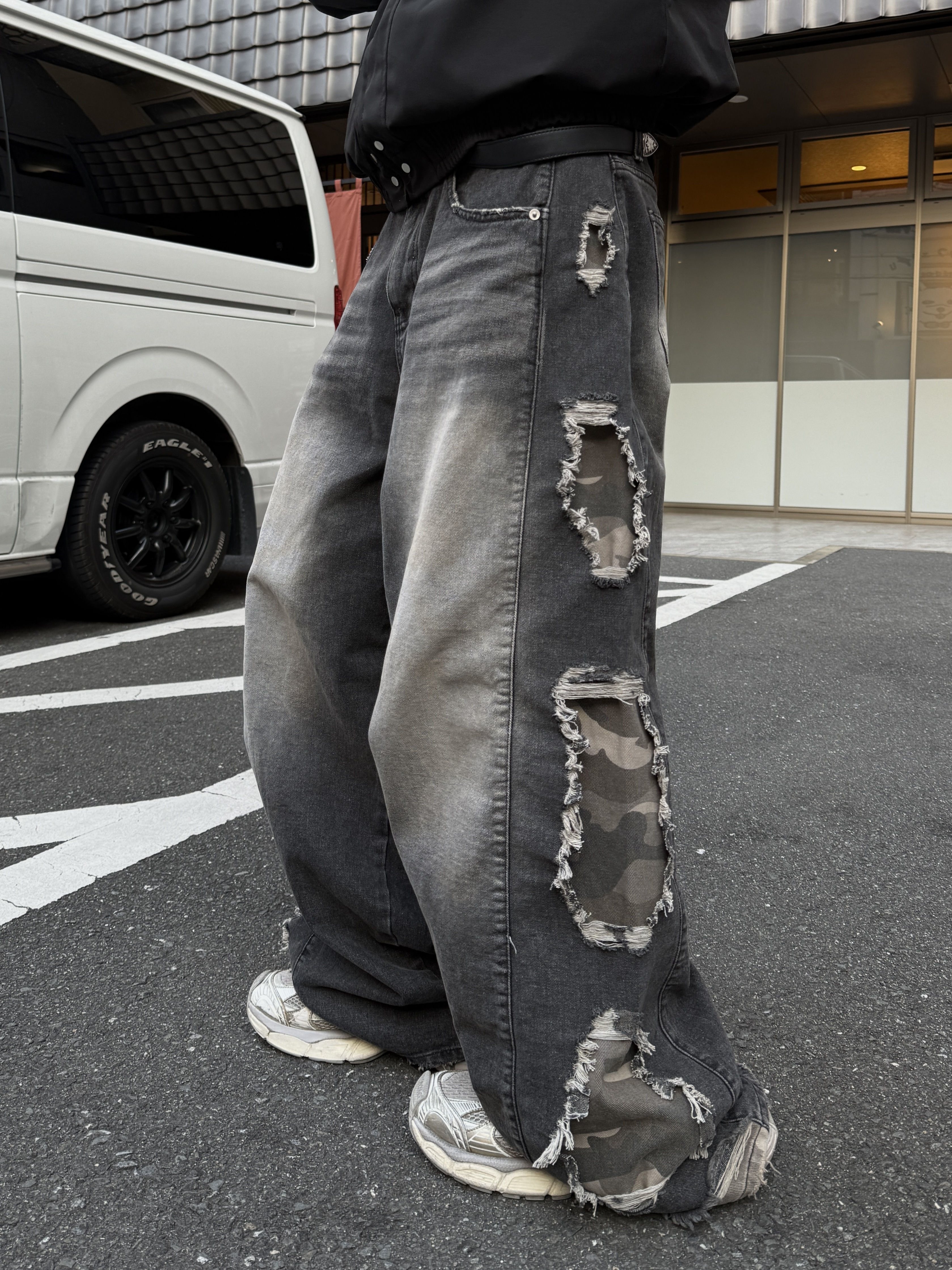 深藏不露 破壞 迷彩 拼接 寬鬆 水洗 牛仔褲（部分現貨）