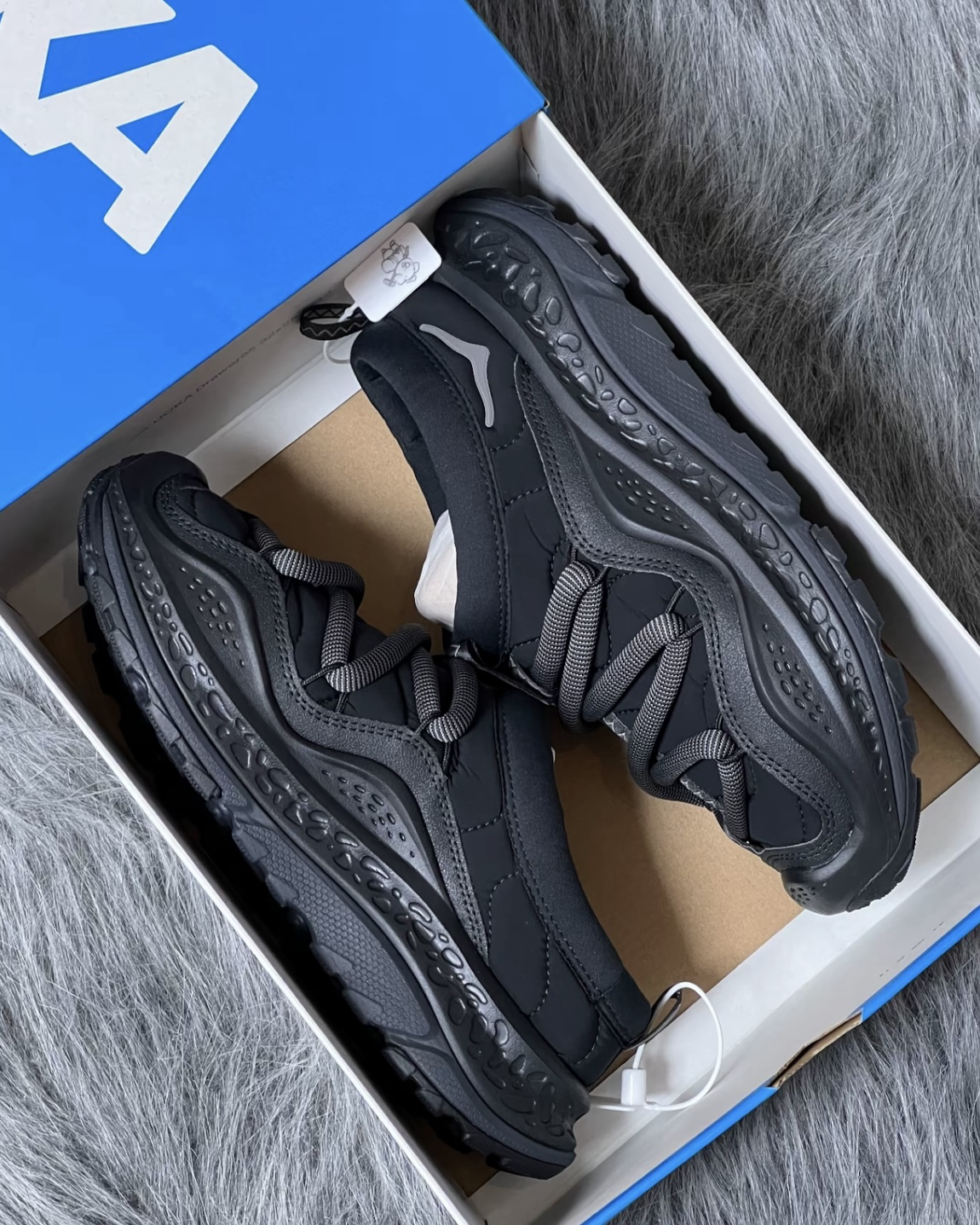 HOKA ONE ONE Ora Primo 全黑 黑色 恢復鞋 毛毛蟲 烏龍麵 緩震 支撐 男鞋