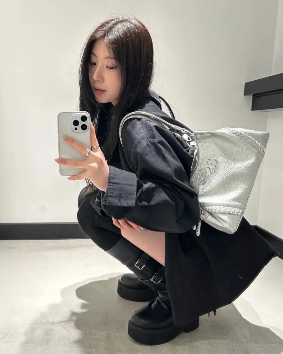【Luxury】韓國代購 ASON BONITA MINI BAG 流浪包 機車包 BIG BAG 大容量 包包 / BROWN & BLACK 黑 白 銀 碳灰