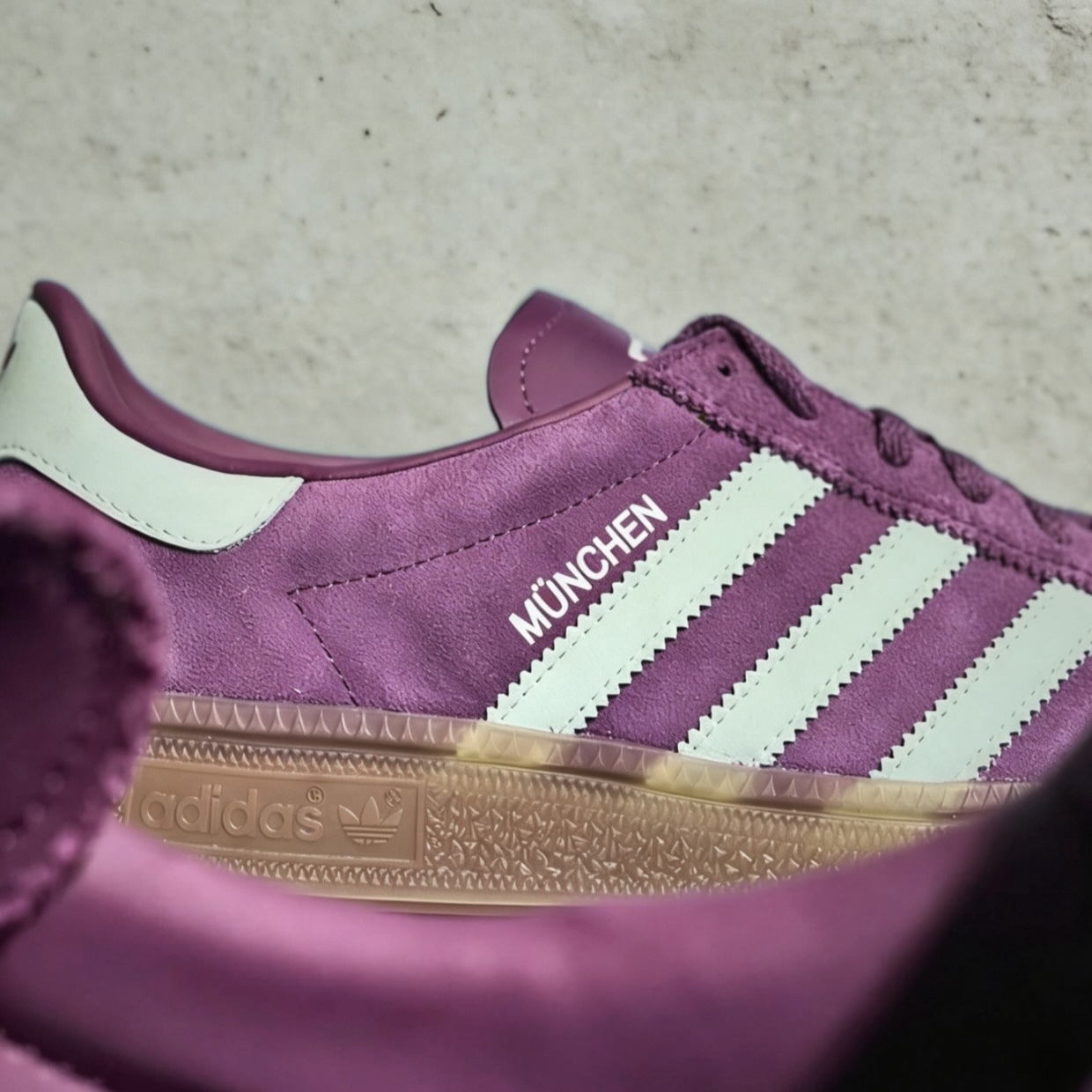 ADIDAS ORIGINALS MUENCHEN 葡萄紫 薄荷綠線 休閒鞋 JS3995