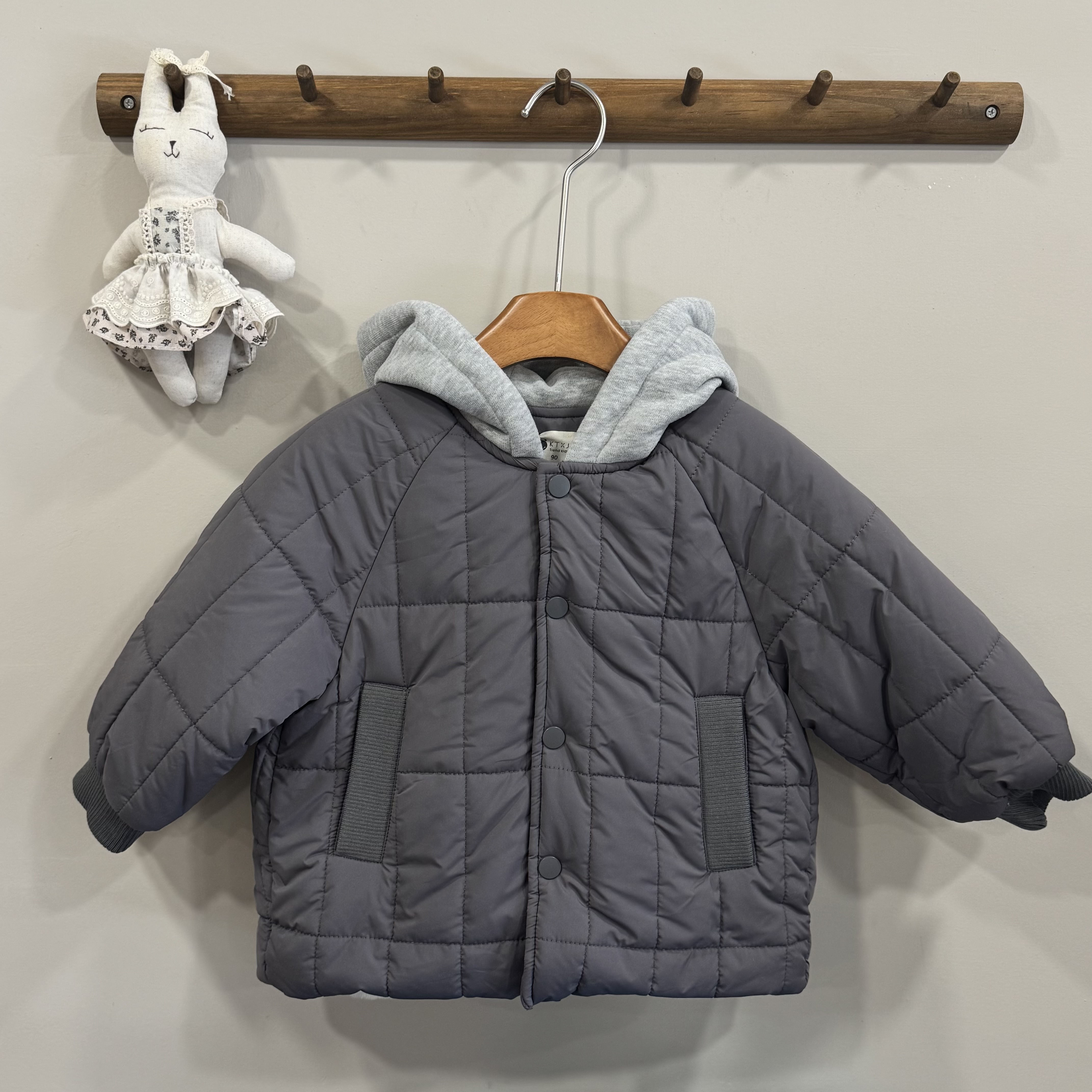 A04212格紋縫線連帽外套