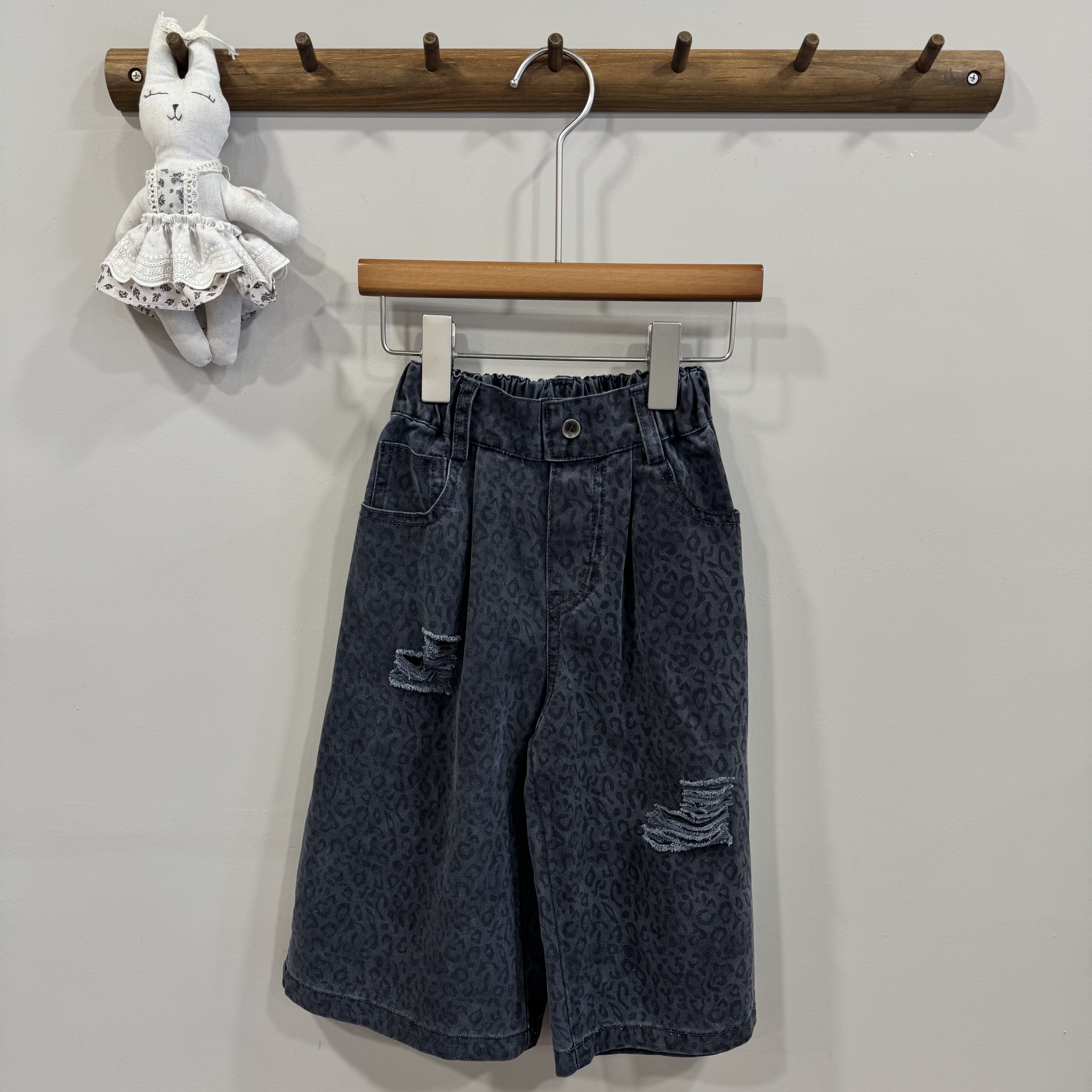 A04160割破復古豹紋牛仔褲