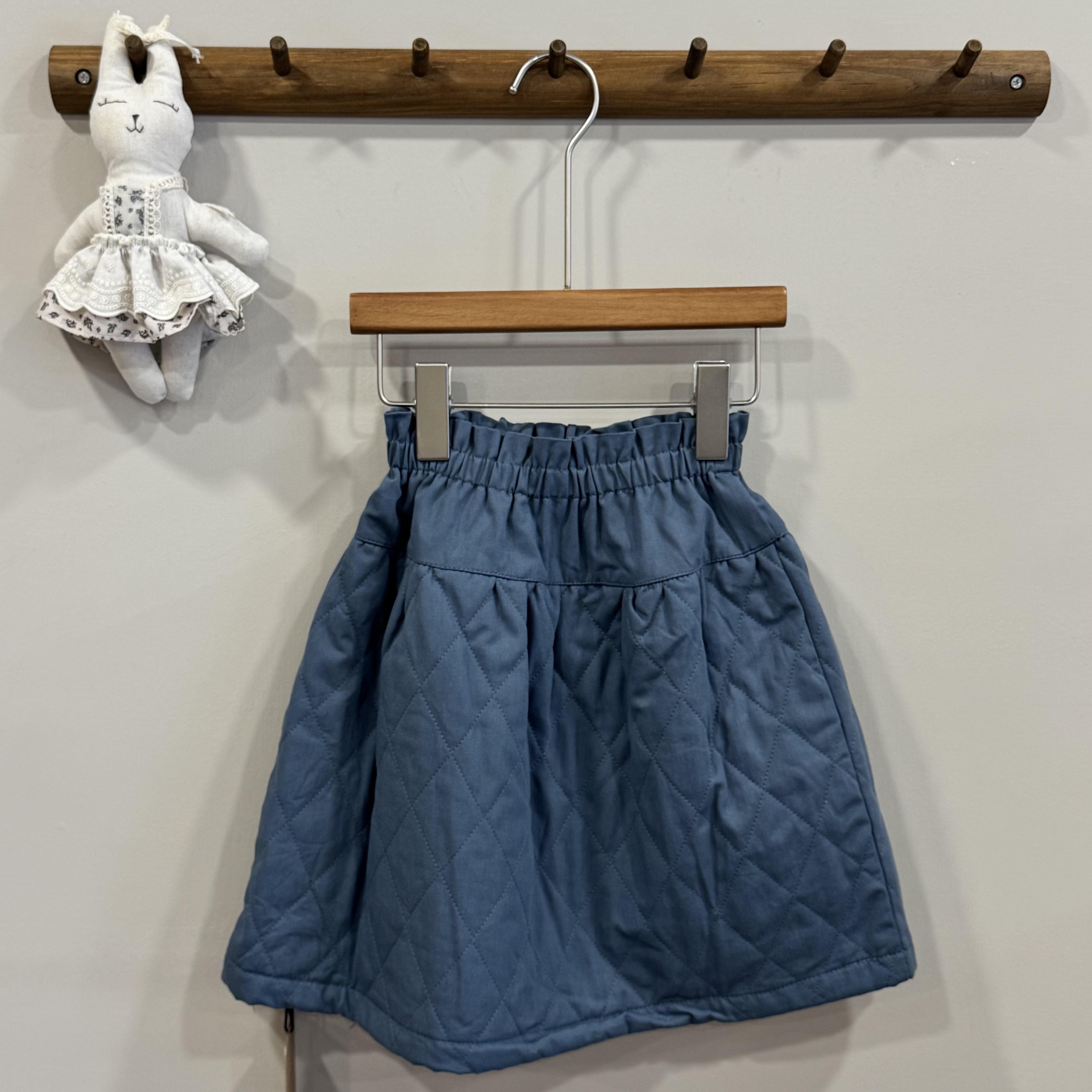 A04136菱格壓線花苞短裙