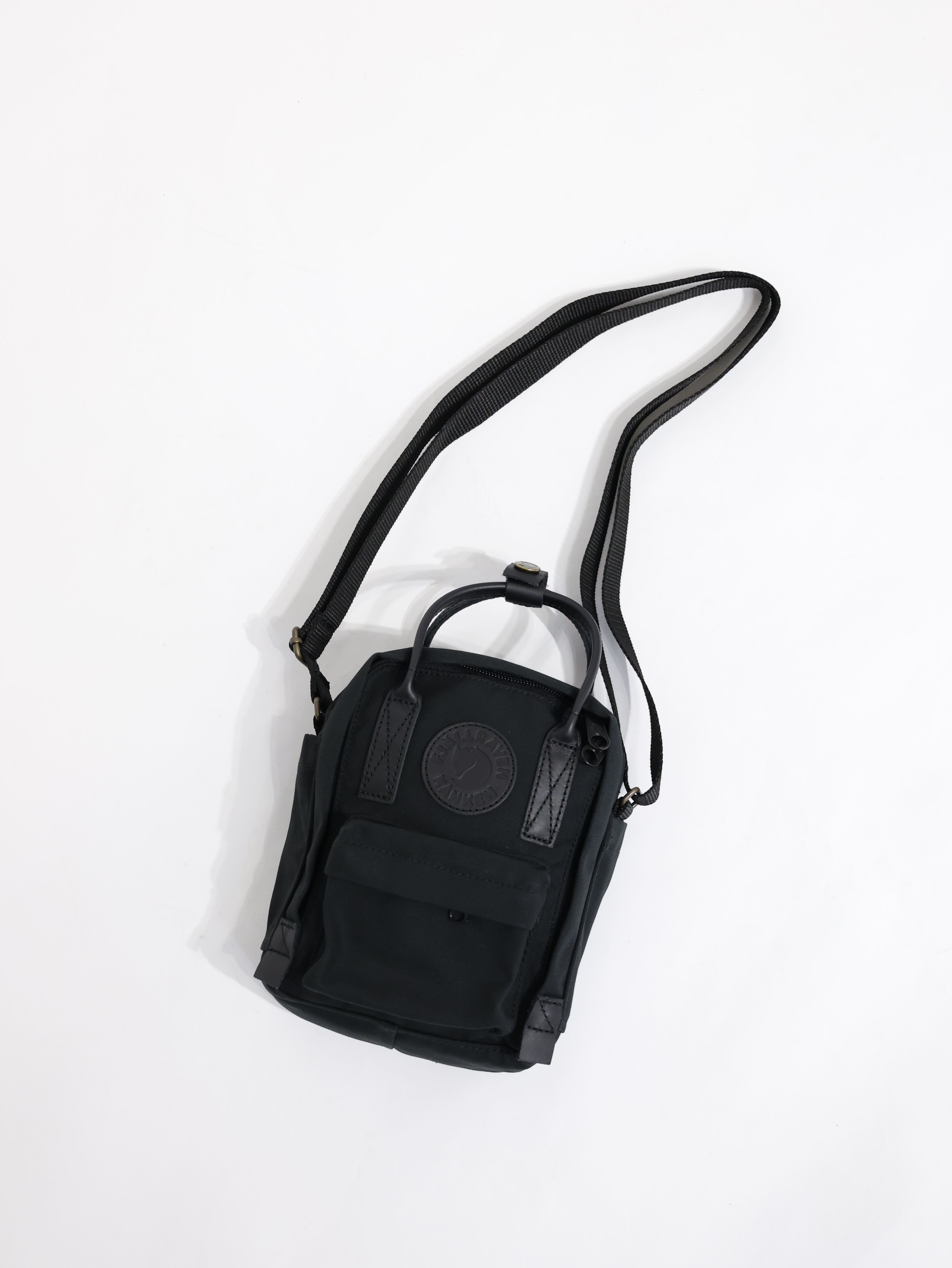 FJALLRAVEN 小狐狸 Kanken No.2 Black Sling 隨身袋 FR23799