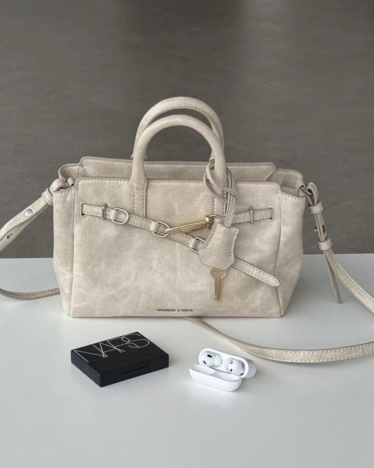 Charles & Keith 小CK 老錢風 手提包 單肩包 側背包 通勤包 鎖扣包 大容量 / 預購