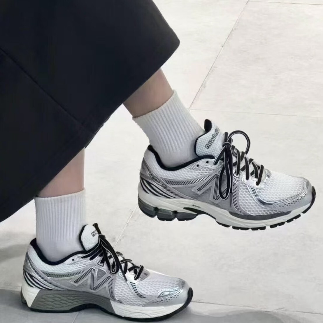 New Balance 860v2 "Milky Way Pack Optic White" 未來銀