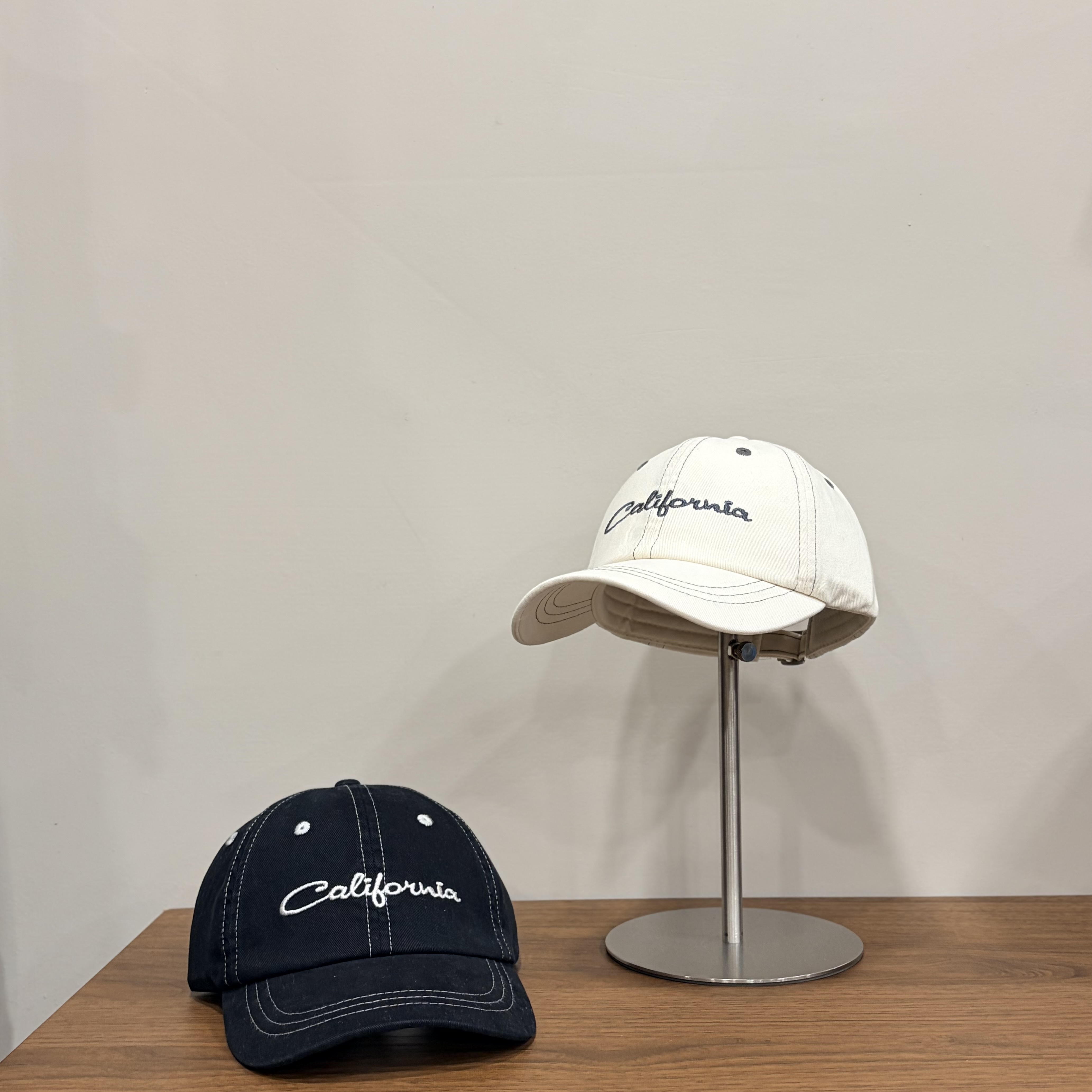 A04150刺繡字母車縫線棒球帽