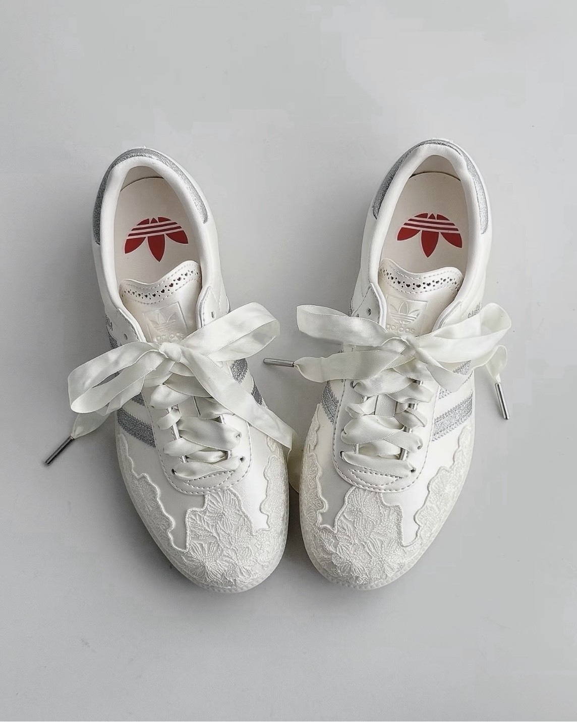 ADIDAS originals SAMBA OG 緞面蕾絲 珠光白