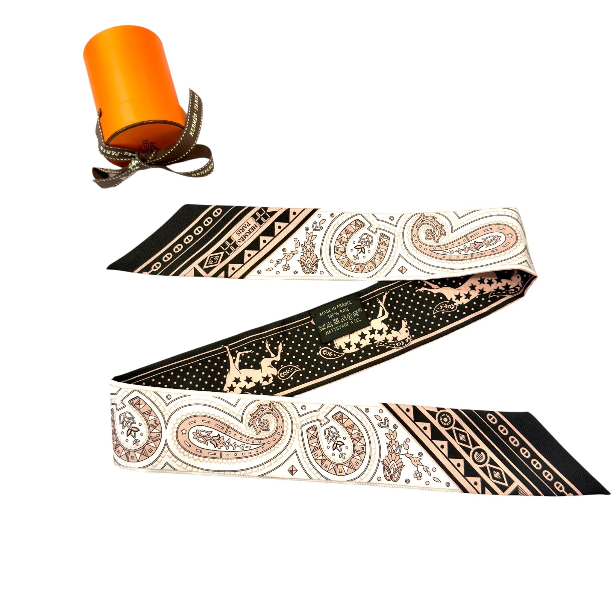 全新HERMES TWILLY CHEVAL DE COEUR BANDANA 黑/粉/白 H064259S #BRAND NEW #香榭站正品