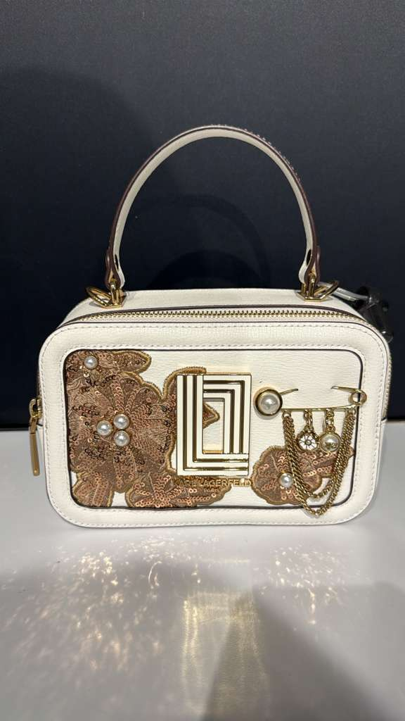 VM003 Karl lagerfiled 白色大襟章設計款手挽袋 19.5x12.5cm