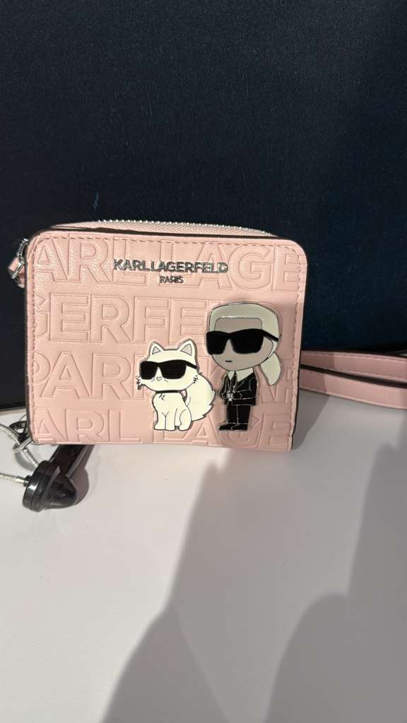 VM013 Karl lagerfiled 老佛爺與貓襟章立體滿版壓紋logo短銀包連手挽帶
