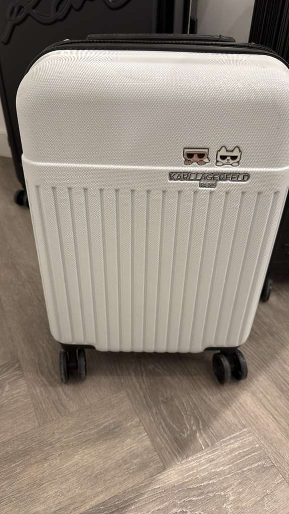 VM019 Karl lagerfiled 白色老佛爺與貓行李箱 45Lx34Wx22D