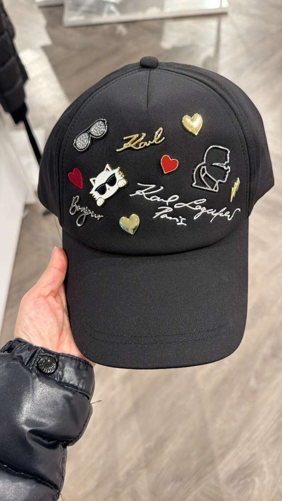 VM057 Karl lagerfeld 黑色滿版圖案CAP帽