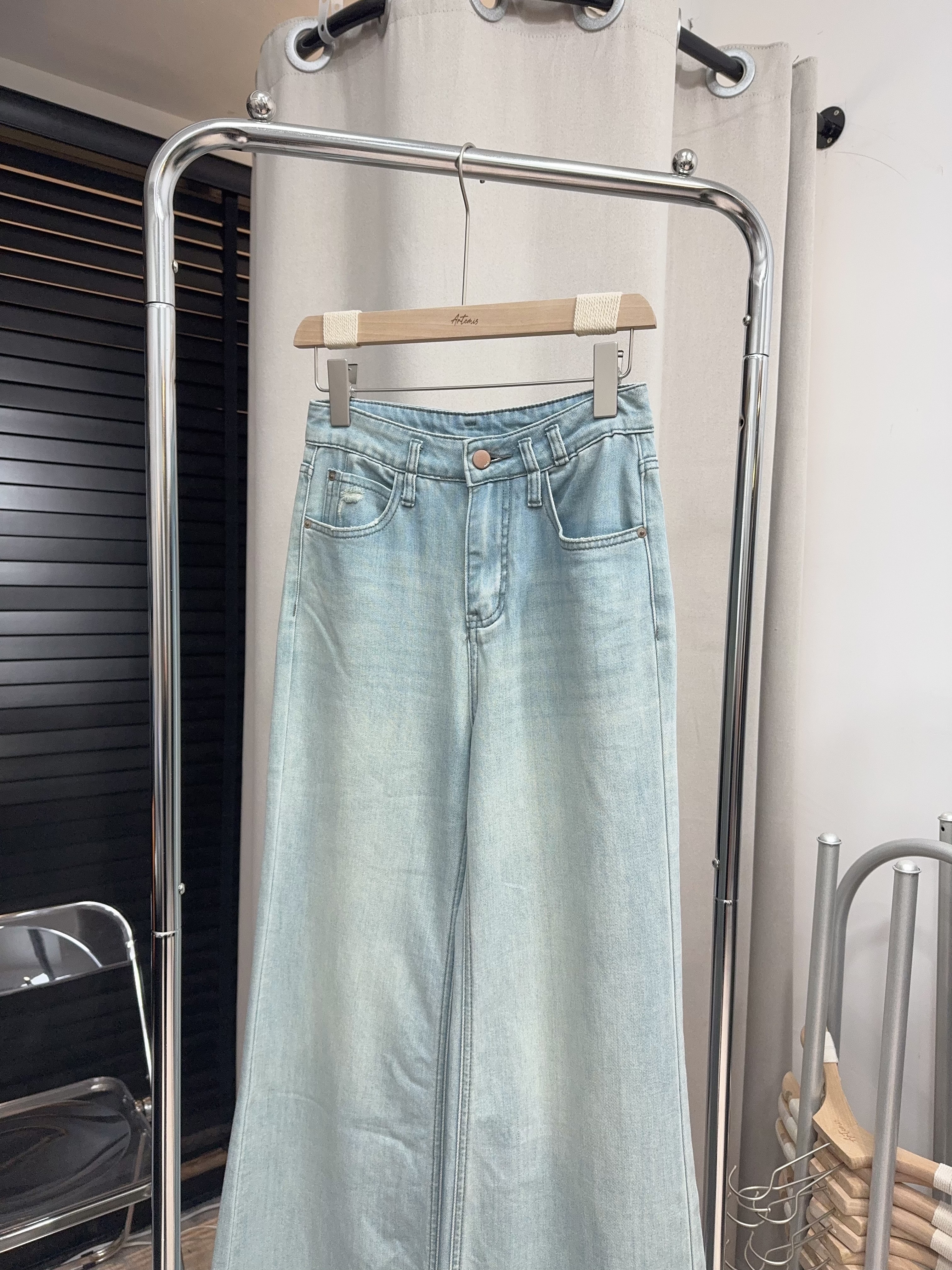 洗水淺藍色牛仔褲（M）