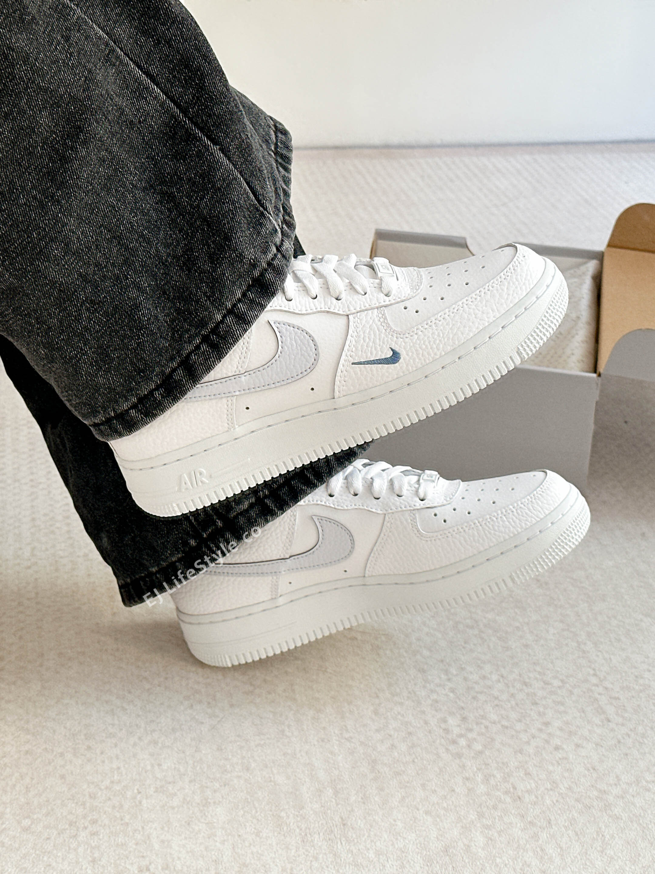 NIKE AIR FORCE 1 AF1 寶寶藍 小藍勾 白色 白藍 淺藍 小白鞋 荔枝仿皮革 女鞋 HV2511-100 / 現+預