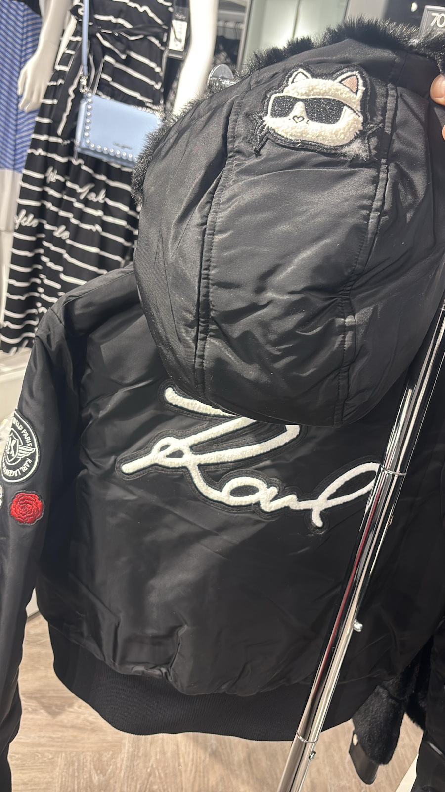 VM069 Karl lagerfeld 黑色棒頭老佛貓連帽外套