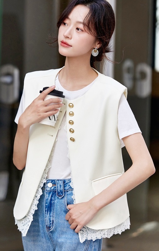 金釦緹花邊背心 杏色