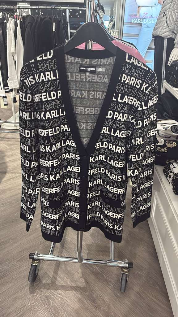 VM082 Karl lagerfeld 黑色滿版文字LOGO長袖開胸長外套