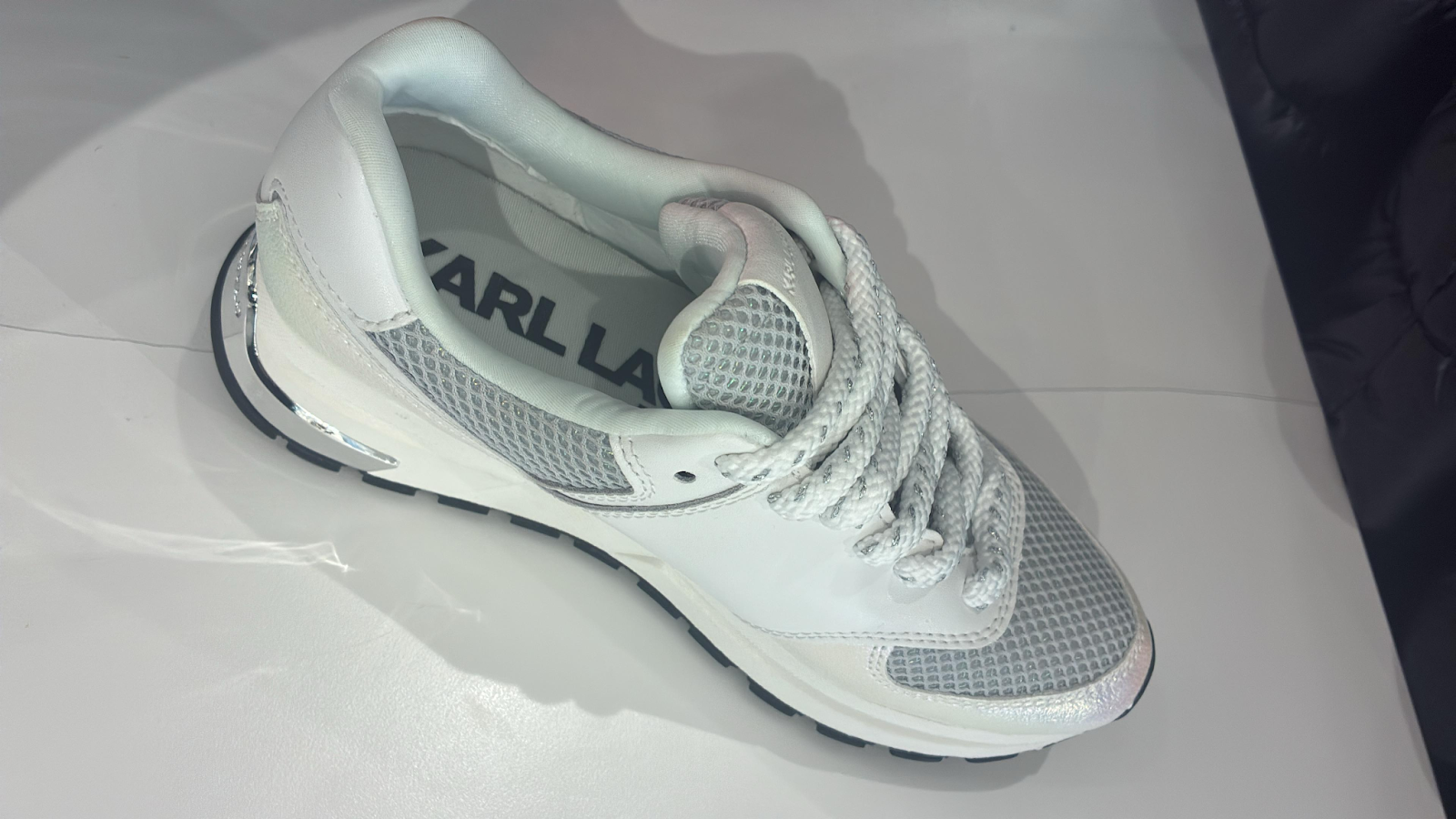 VM088 Karl lagerfeld 白色灰邊LOGO波鞋