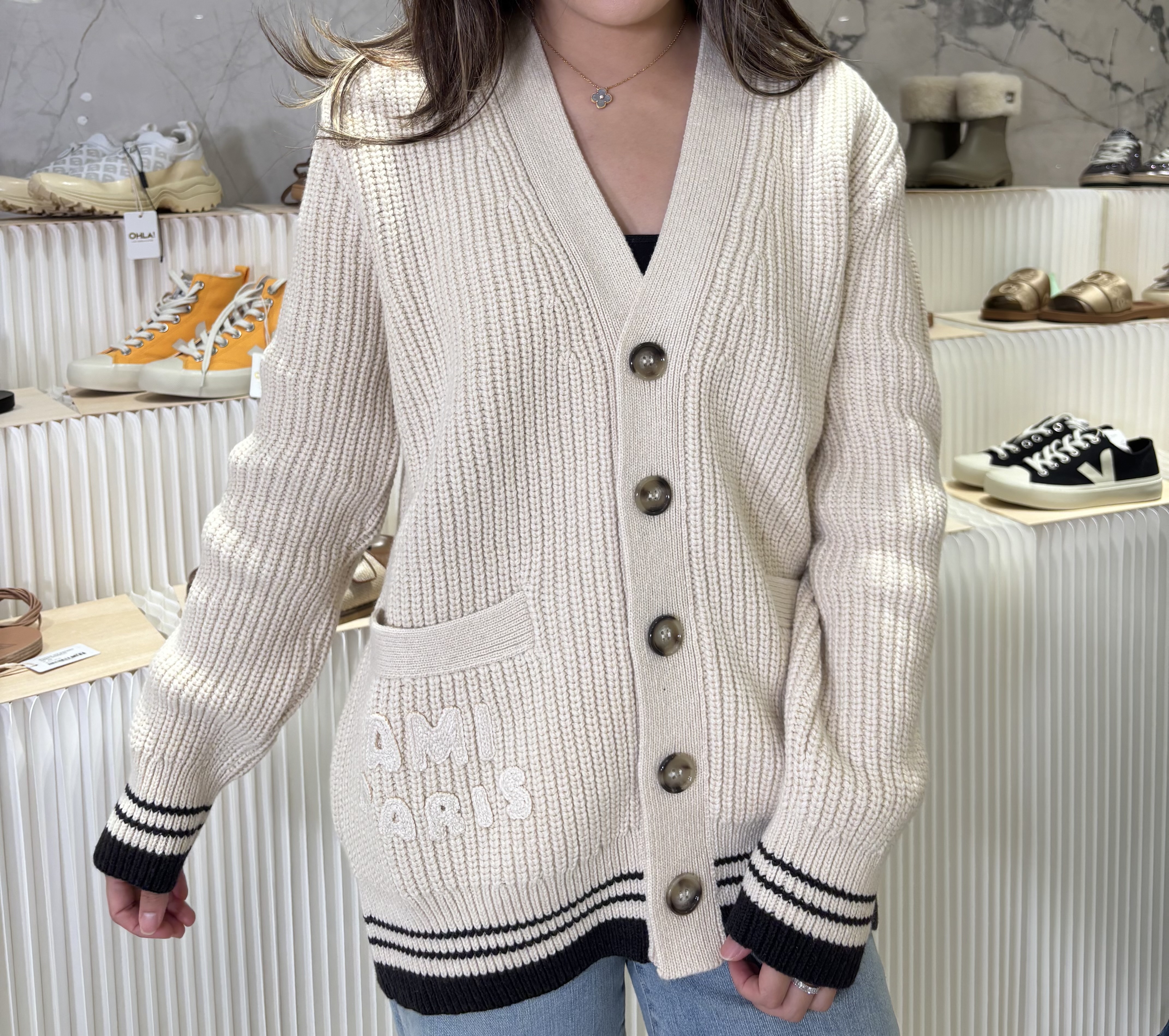1FF0101-224 [AMI PARIS] Wool Cotton Ribbed College Knit (SS26) Cream #UKC383UKN0161-136 (C-EU-E)