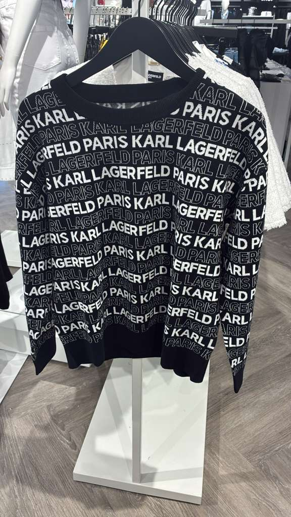 VM120 Karl lagerfeld 黑色滿版文字LOGO長袖衛衣