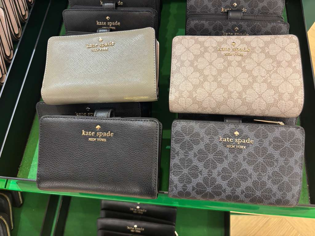 VN002 Kate spade 拉鏈中銀包 14x9cm